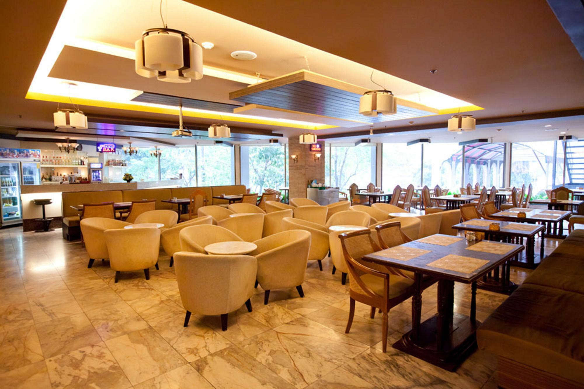 โรงแรม โรงแรมเกรซแลนด์บางกอกบายเกรซ